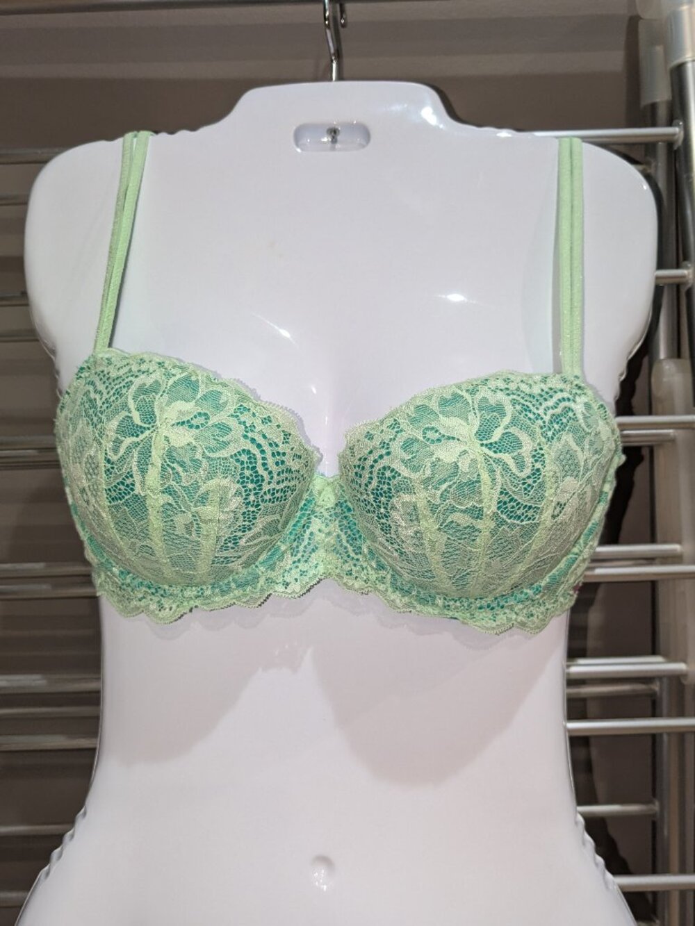 PINK Victoria’s Secret 32DD Mint Green Teal Lace Push Up Bra